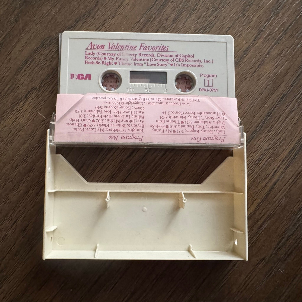 Vintage 1986 Avon Valentine Favorites Cassette Tape w/Case - Picture 4 of 4